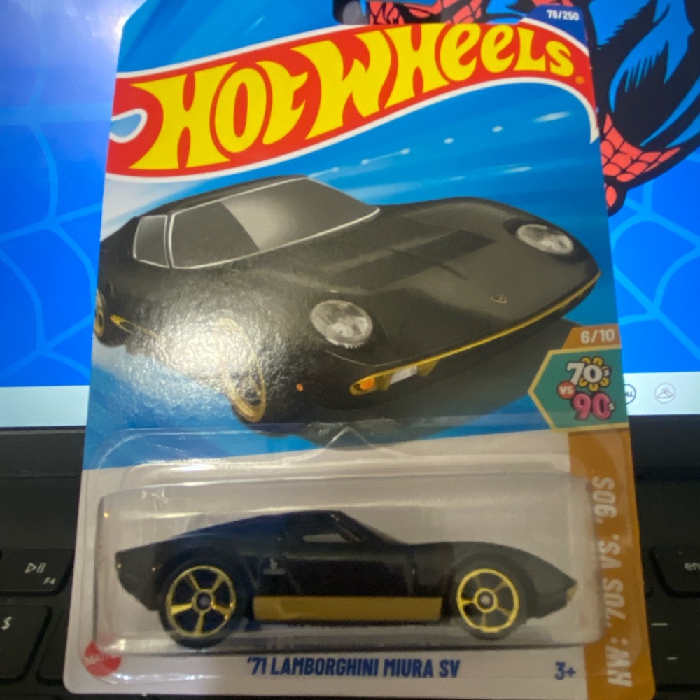 Hot Wheels '71 Lamborghini Miura SV - Black and Gold